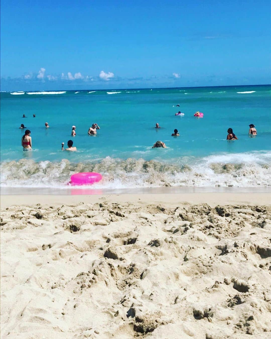 松尾光次さんのインスタグラム写真 - (松尾光次Instagram)「Waikikiは波が荒い🌊  #Hawaii#waikikibeach#2回目」5月29日 16時35分 - koji_swanky_dank