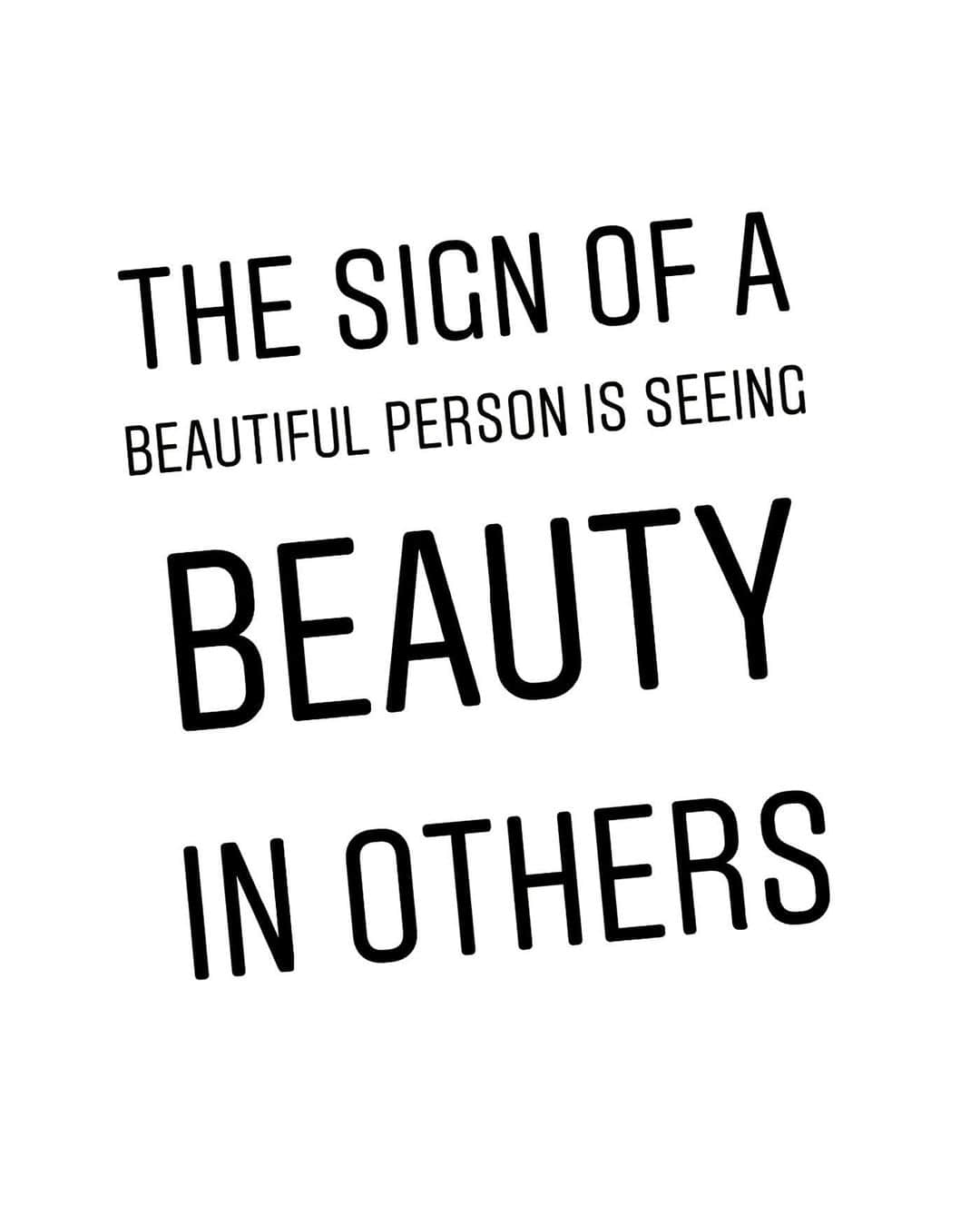 トレーシー・キスさんのインスタグラム写真 - (トレーシー・キスInstagram)「Sadly a lot of people see beauty as a threat, unfairly judging others based purely on how they look. I’ve been bullied for being ugly as a child and bullied for being body confident as a woman - I have seen both ends of the scale yet remained entirely myself throughout, the only thing that has changed is others perception of me. I treat people exactly the same no matter their gender, age or social status because that’s just how I am. I was raised as a child to treat others with respect and kindness and to always be helpful and polite which I still believe in as a mother myself. If I see somebody struggling I help them and if somebody has been left out or feels awkward I do everything that I can to include them. No matter what you look like or how many people already love you there is always more kindness and compassion to be given my darlings. We are all human, we are all equal and we all deserve to live with inner peace and happiness in our hearts 🙏🏼 ------------------------ #beauty #beautiful #goodperson #bethelight #tracykiss #gymlife #bodygoals #femaleempowerment #muscles #booty #tattoo #healthy #bodytransformation #inspiration #wcw #motivation #ootd #fashion #weightloss #fitness #weightlossjourney #girlpower #thick #ootn #lotd #veganism #girl #gym #bodybuilding #vegan」5月29日 16時42分 - tracykissdotcom