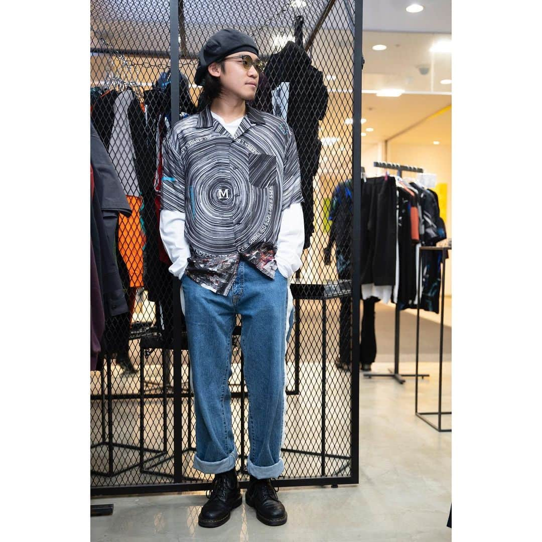 Laforet HARAJUKUさんのインスタグラム写真 - (Laforet HARAJUKUInstagram)「H>FRACTAL / 3F SHIRT ￥30,240 PANTS ￥38,880 BERET ￥6,480 SUNGLASSES ￥27,000 ※all tax in . 【📍ラフォーレで働くメンズスタッフ📍】 name_tk3 height_178cm bloodtype_A 開襟シャツにロンTをレイヤードしたコーディネート。トレンド感とベーシックの絶妙バランスがかっこいい🌪 . #LAFORETSTYLE #2019ss #fashionsnap #street #mensfashion #hfractal #muze_tokyo #neonsign #paradox_tokyo #fateeyewear #hypebeast #tdmagazine #tokyo #laforet #harajuku #laforetharajuku #ファッションスナップ #イケメン #ストリートスタイル #エイチフラクタル #東京 #ラフォーレ #原宿 #ラフォーレ原宿 #도쿄 #일본 #하라주쿠 #패션 #핑크」5月29日 16時48分 - laforet_h