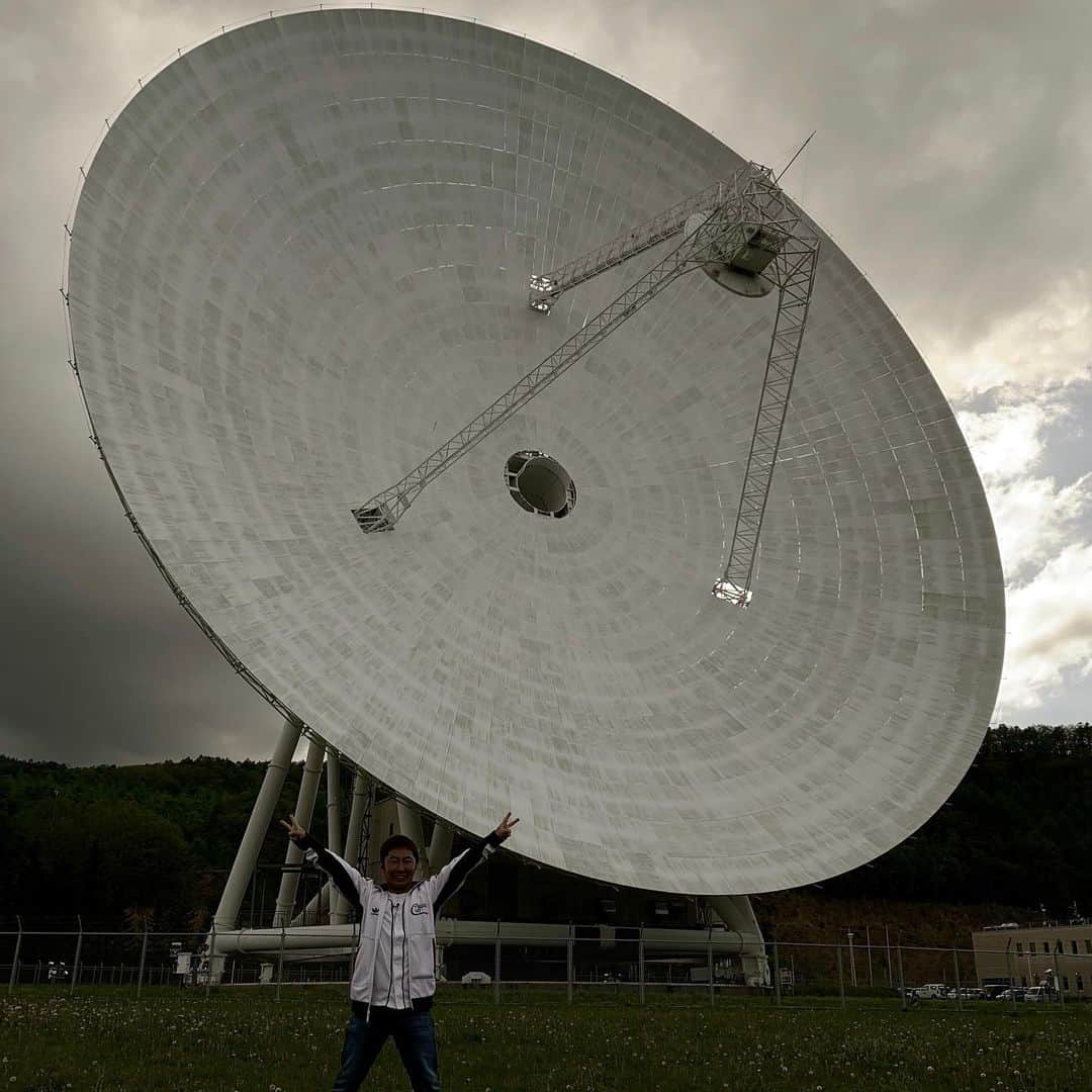 なべやかんさんのインスタグラム写真 - (なべやかんInstagram)「‪JAXA臼田宇宙空間観測所‬ ‪直径64メートルのアンテナ、かっこいい！‬ ‪伊福部マーチが頭の中で流れていた。‬ ‪はやぶさ2の成功を祈っております。‬ #jaxa #臼田宇宙空間観測所 #アンテナ #佐久ケーブルテレビ #はやぶさ2」5月29日 17時04分 - yakan_nabe
