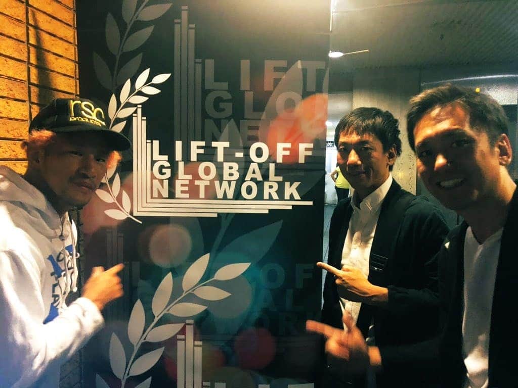 前口太尊さんのインスタグラム写真 - (前口太尊Instagram)「昨日は渋谷アップリンクで開催されたTokyo Lift-Off映画祭 2019にて映画「CARPE DIEM カルペ・ディエム」上映して観てきました❗  満員🈵🚻🚻でした😋  映画の方も凄くかなーりみんなに観てほしいくらい、いい作品でした🎬  上映後は小原剛監督・小原健監督と一緒に登壇してきました😎 楽しい話いっぱいしました‼️ たぶん。  まだまだ上映しますので、ご機会あれば絶対に観た方がいいです😁  是非宜しくお願い致します(^∧^) #小原剛 #小原健  #柿本朱理 #マーシュ彩 #前口太尊 #オラキオ #菊田早苗 #山下実優 #兼盛広帆」5月29日 17時07分 - tyson0925