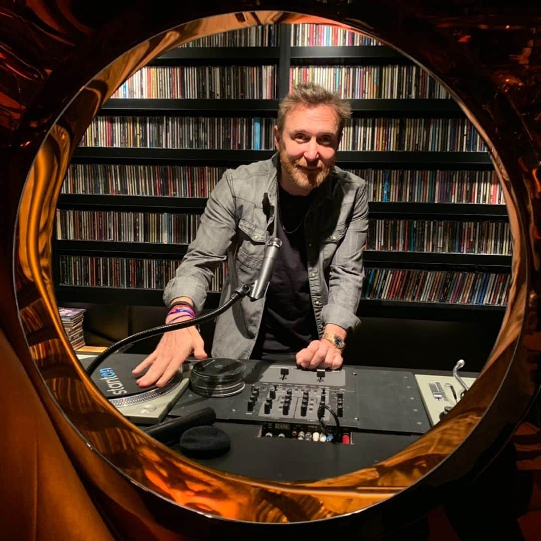 ブレット・ラトナーさんのインスタグラム写真 - (ブレット・ラトナーInstagram)「Legendary Record Producer/DJ @DavidGuetta on the #WheelsOfSteel in the #DJBooth at #HilhavenLodge #RatDisco aka #Allancarr #Disco」5月29日 17時08分 - brettrat