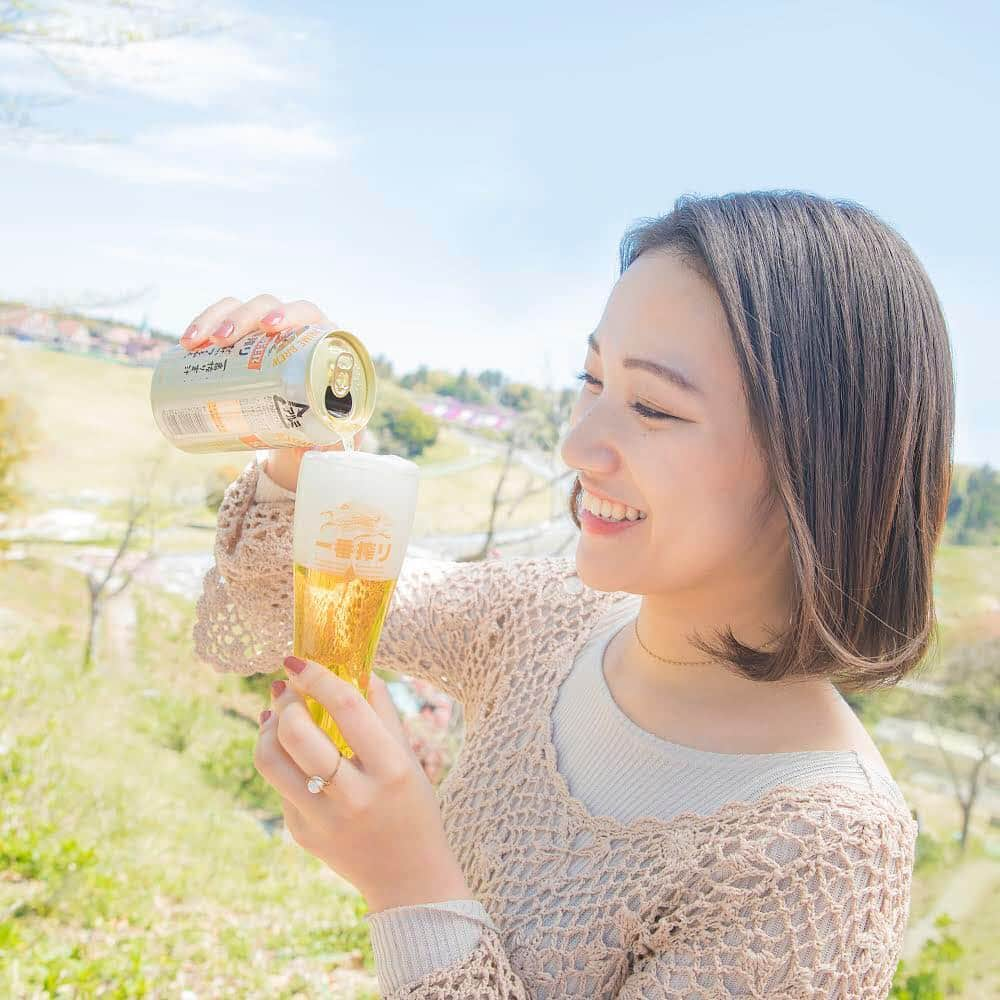 キリンビールさんのインスタグラム写真 - (キリンビールInstagram)「#一番搾り が新しくなりました✨ #ビール が大好きなお客様に一番おいしいビールをお届けしたい。﻿ そんな想いから生まれた一番搾りがさらにおいしくなりました！﻿ ﻿ ✨新・おいしい✨をぜひ試し下さい！﻿ ﻿ ひと口飲んで、ああ幸せ…☺﻿ そんな時間をお約束します。﻿ ﻿ ﻿ #キリン #kirin #きょうのキリン  #キリン一番搾り　#ビアスタグラム #ビールインスタグラマー #キリンビール #ビアスタグラマー #お酒好きな人と繋がりたい #いんしゅたぐらむ #外飲み #昼飲み #シアワセなヒトトキ #ビール好きな人と繋がりたい #ビール女子 #🍺 #🍻 #ビール好き#ビール大好き #ビール部 #ビール党 #ピクニック #お外でビール #ビールのある生活 #一番搾りが一番好き #beer #beerlover #beerstagram」5月29日 17時27分 - kirin_brewery