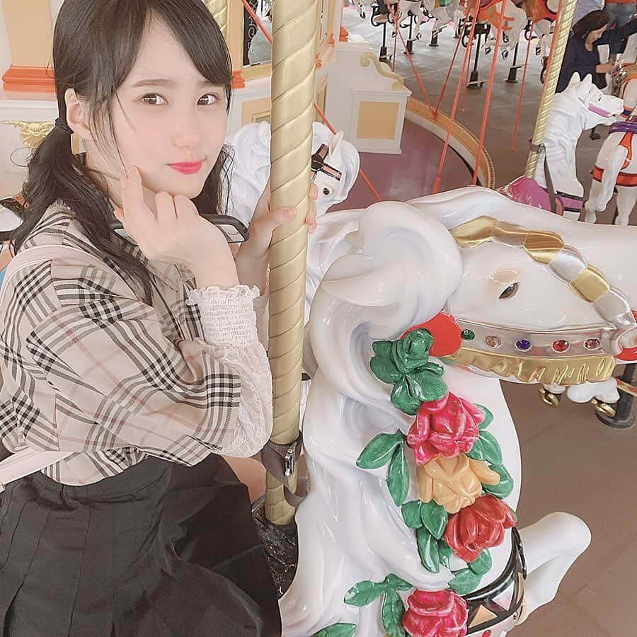 前田彩佳さんのインスタグラム写真 - (前田彩佳Instagram)「メリーゴランド🦄 ﻿ ＊＊＊＊＊＊＊＊＊＊﻿ ﻿ あやかちゃんは昨日どこに行ってきたでしょうか？？﻿ ﻿ ＊＊＊＊＊＊＊＊＊＊﻿ ﻿ メリーゴーランド数年ぶりに乗りました〜﻿ 一緒に乗ってる気分じゃない？？﻿ ﻿ ＊＊＊＊＊＊＊＊＊＊﻿ ﻿ #メリーゴーランド #彼女とデートなうに使っていいよ」5月29日 18時03分 - _ayaka1218