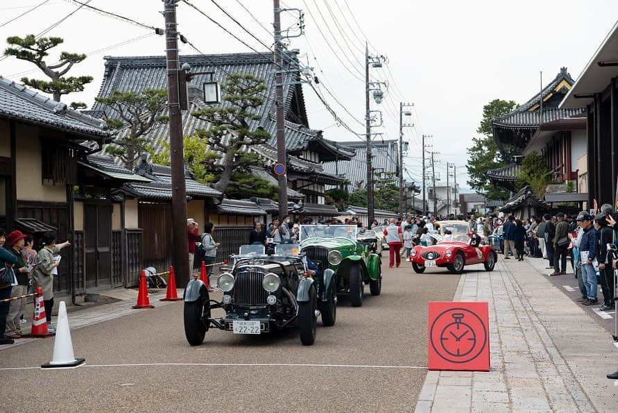 LEXUS / レクサスさんのインスタグラム写真 - (LEXUS / レクサスInstagram)「【クラシックカーの祭典を“体験”】 今年で11回目を迎えたクラシックカー・ラリー・イベントの「La Festa Primavera」が4月19日～22日に開催。今年は、LEXUS LC500が先導車を務め、コース全長およそ1,250kmの距離を4日間かけて走破しました。  プリマヴェーラとはイタリア語で“春”の意味で、秋に開催される姉妹イベントで「La Festa Mille Miglia」と共に、日本を代表するクラシックカー・ラリー・イベントとして広く認知されています。  #レクサス #モータースポーツ #ラフェスタ #ラフェスタプリマヴェラ #クラシックカー #Lexus #LexusLC #LC500 #Lexusjapan #Lexusjp #ExperienceAmazing #MOTORSPORT #lafesta #lafestaprimavera #classiccar #car #cars #drive #driving」5月29日 18時00分 - lexus_jp