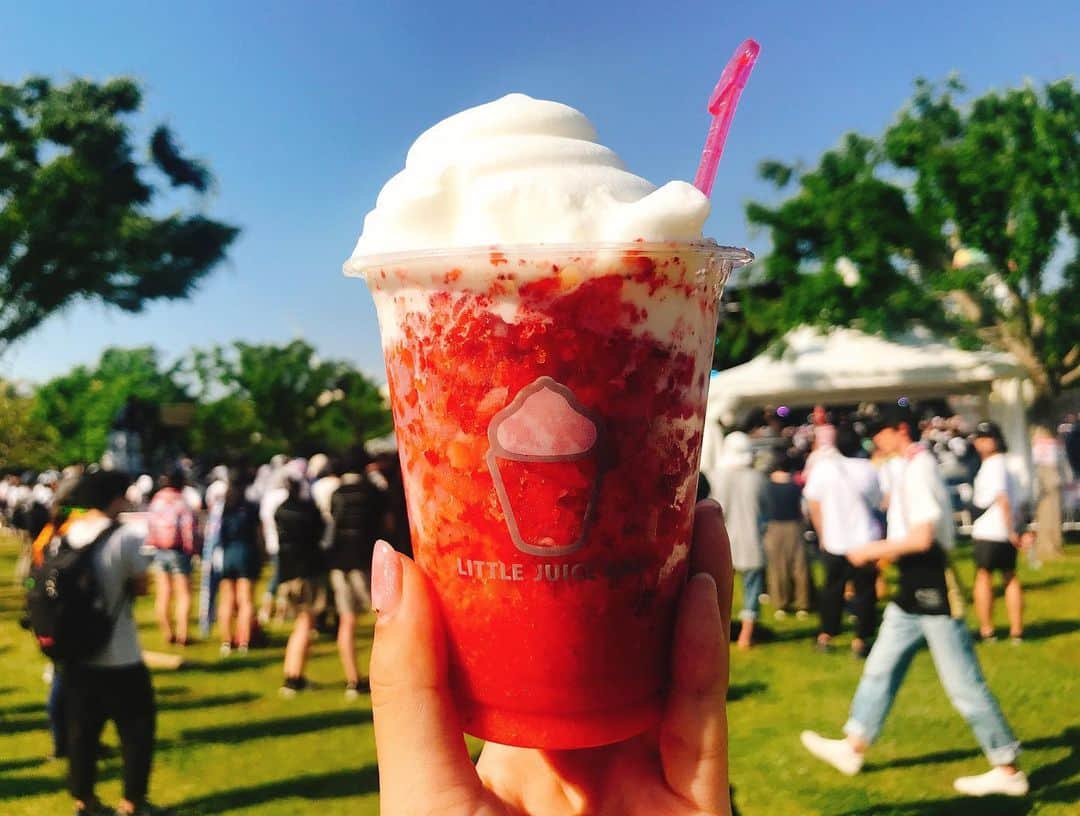 笠原美香さんのインスタグラム写真 - (笠原美香Instagram)「フェス、海、BBQ、キャンプ 夏は楽しいことしたいなっ😊 週末は知り合いに誘ってもらって 今年初フェスに🤟✨🤹‍♀️ 個人的にはジェニーハイがつぼすぎたw . #メトロック #metrock #フェス」5月29日 18時06分 - mika.k419