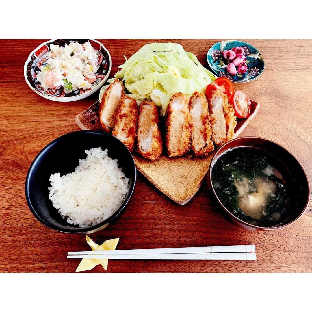 GENKINGの釜飯さんのインスタグラム写真 - (GENKINGの釜飯Instagram)「トンカツ大好きな私🤣 #とんかつ  #genkingkitchen」5月29日 18時21分 - genkingkitchen