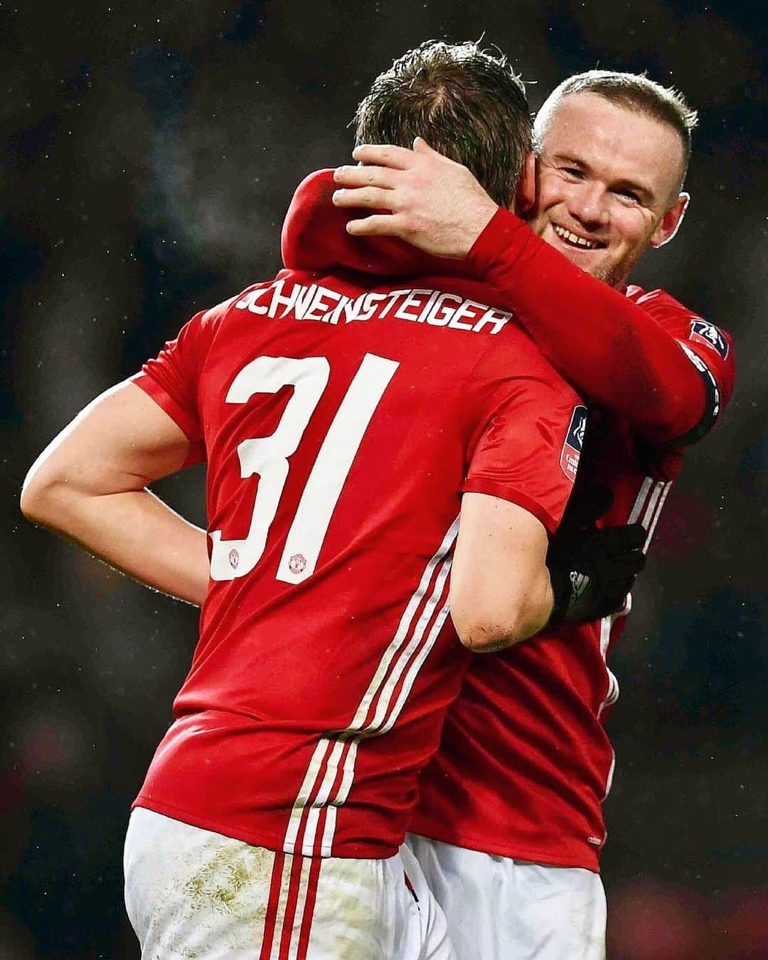 マンチェスター・ユナイテッドさんのインスタグラム写真 - (マンチェスター・ユナイテッドInstagram)「#Repost @BastianSchweinsteiger ・・・ ‘See you tomorrow my friend! #DCvCHI’」5月29日 18時23分 - manchesterunited