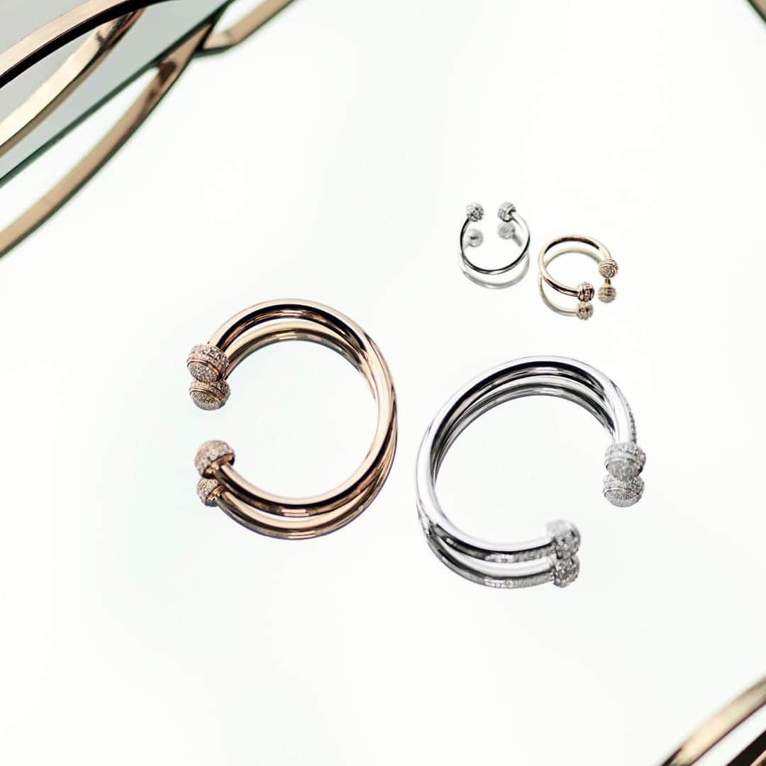 のインスタグラム：「Light up your world with #PiagetPossession jewellery, adorned with diamonds for extra shine. #Piaget #Jewellery #PiagetJewellery #TurnAndShine」