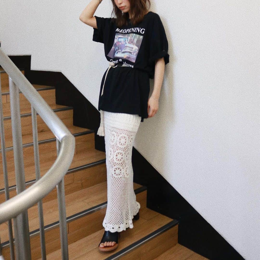 Ungridさんのインスタグラム写真 - (UngridInstagram)「. 【RECOMMEND ITEM】 #フォトルーズTee オフホワイト/ブラック/ダークオレンジ ¥4,320(tax in) . . 🛒アイテム詳細は画像をタップ👆 @ungrid_official . #Ungrid #Ungrid_official」5月29日 18時50分 - ungrid_official