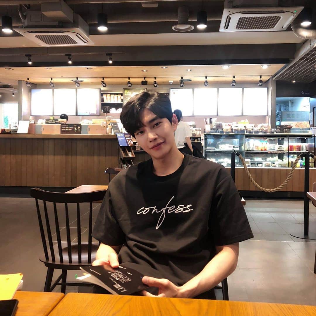 キム・ジェヨンのインスタグラム：「여름시작이네요🤗」