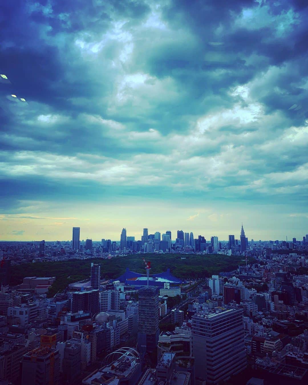 谷川じゅんじさんのインスタグラム写真 - (谷川じゅんじInstagram)「Tokyo cloudy sunset. この景色好きだったなぁ。ありがとうございました。#shibuyastyle #shibuyalife #goodvibesonly #goodneighbors #thisistokyo #thisisjapan」5月29日 19時22分 - junjitanigawa