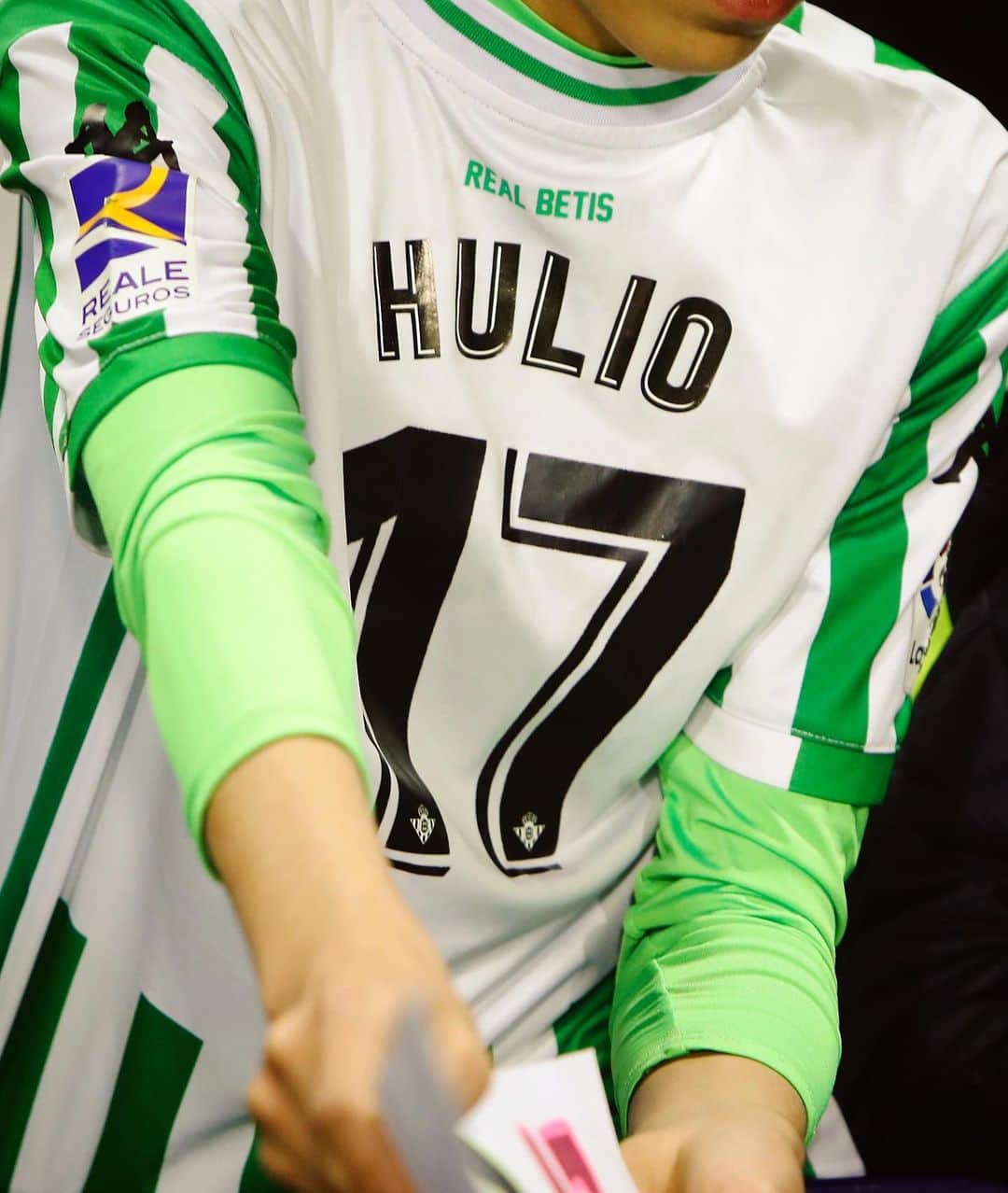 LFPさんのインスタグラム写真 - (LFPInstagram)「Name the player! 😄 • #LaLiga #LaLigaSantander #RealBetis」5月29日 19時20分 - laliga