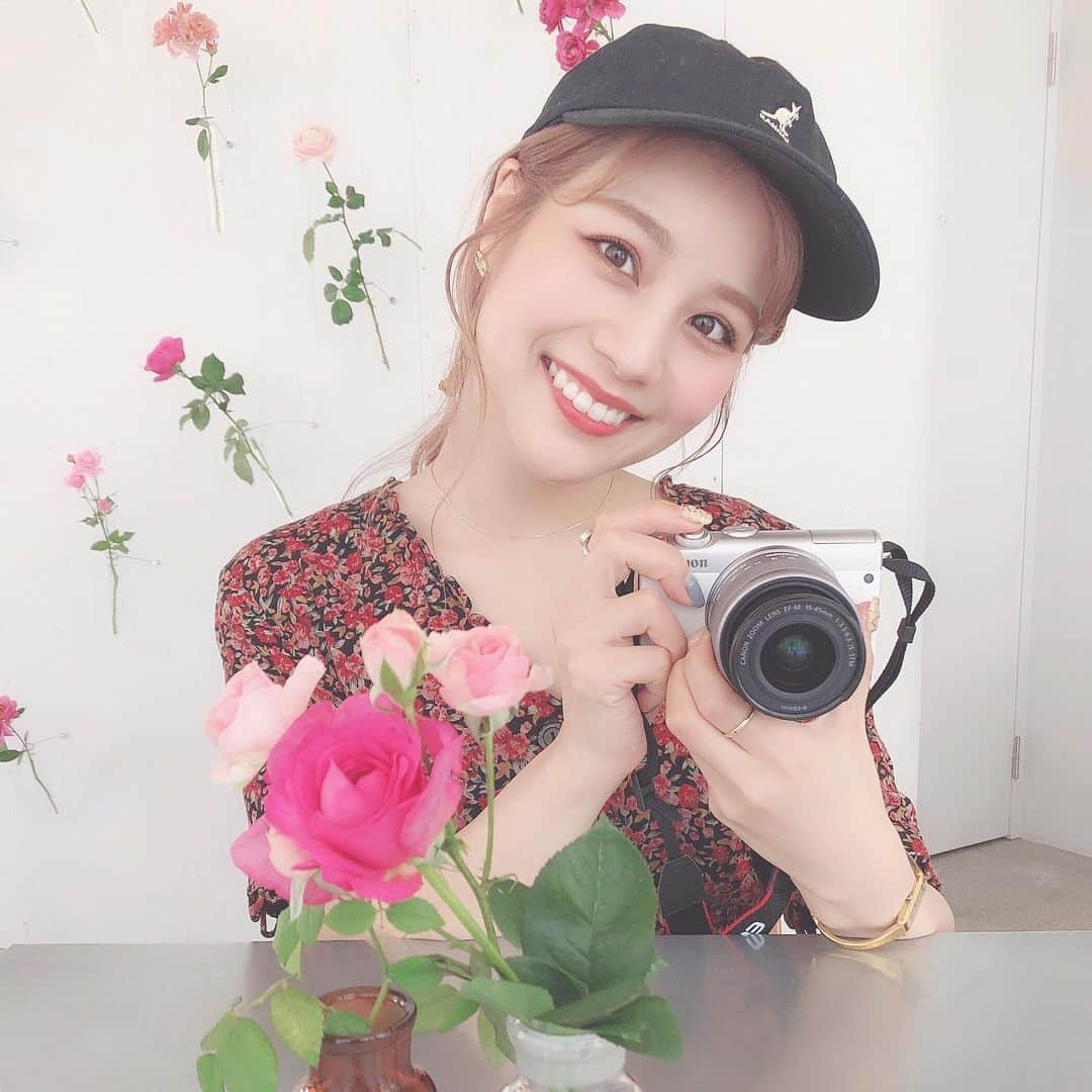 安中亜美さんのインスタグラム写真 - (安中亜美Instagram)「ㅤㅤㅤㅤㅤㅤㅤㅤㅤㅤㅤㅤㅤ 土曜日に行った薔薇の可愛いカフェ🌹 この日はVLOG撮ったんだ🌿 カメラも新しいの買ったんだ☺️ 動画は今週に上がる予定なのでお楽しみに❤️ ㅤㅤㅤㅤㅤㅤㅤㅤㅤㅤㅤㅤㅤ #滋賀県 #滋賀カフェ #守山カフェ #薔薇カフェ #cafe #rosecafe #カメラ #ミラーレス一眼 #canon #canonm100 #キャノン #camera」5月29日 19時25分 - amitwinsworld