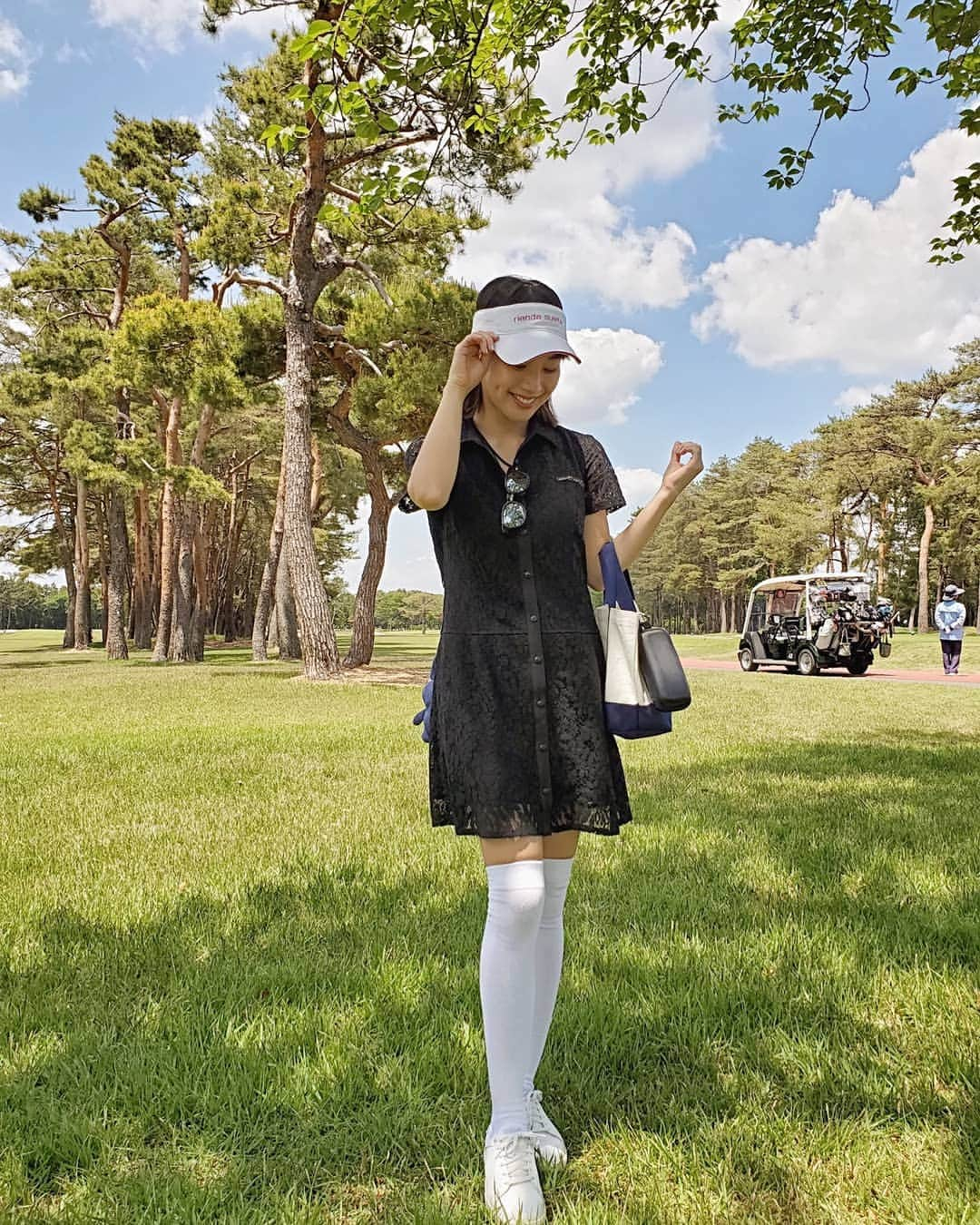 保坂玲奈さんのインスタグラム写真 - (保坂玲奈Instagram)「⛳ . 先日はゴルディーズのコンペへ初参加✨ インスタでよく見てる ゴルフ女子たちに逢えて嬉しかった💛 . ゴルフウェアは @riendasuelta_golf . 朝から着てきて 私服？って聞かれるくらい 可愛くて本当にデートとか行けそうな ワンピース🥰 . 華奢な子も着られるサイズで 普段も使えるくらい可愛くてオシャレ✨ . . . #ゴルフウェア #ゴルフ女子 #riendagolf #リエンダゴルフ #rienda #ゴルディーズ #ゴルフウェア #ゴルフコーデ #フレンドシップカントリークラブ #goldies」5月29日 19時40分 - __renao_0707