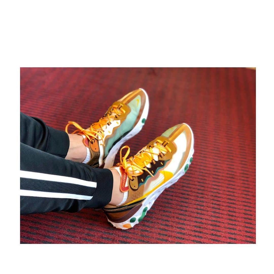 のインスタグラム：「2019.05.29 . . REACT ELEMENT 87 " PALE IVORY " . 履きやすさ。ぐぅ- ルックス。ぐぅ- 透け感。 ぐぅ- . #nike #reactelement87  #paleivory #バーロ」