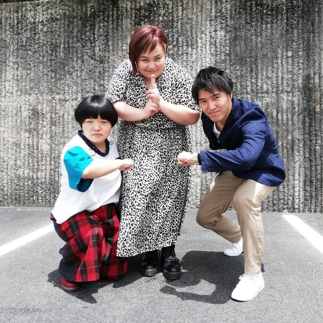 おかずクラブのインスタグラム：「ゆいPでござる！ にんにん。  今日は名古屋テレビのデルサタロケでした！  伊賀の里で忍者体験！  忍者歴28年のともの助さんにお世話になりました！  近日放送！  おっ楽しみに！  それでは、御免！ （ドロン）」