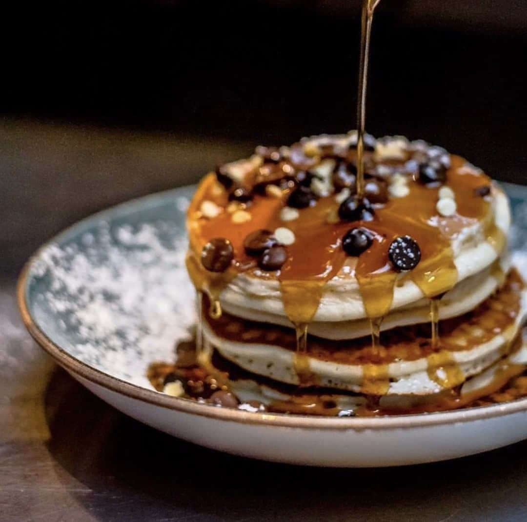 Kua 'Aina UKさんのインスタグラム写真 - (Kua 'Aina UKInstagram)「Some day you just gotta have some #pancakes. Sweet, fluffy pancake. Make today the day!  #pancakeday」5月29日 19時49分 - kuaainauk