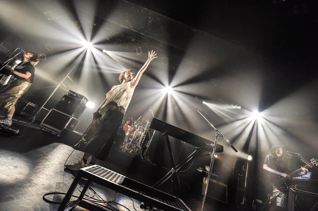 ねごとのインスタグラム：「thankyou‼️ 恵比寿LIQUIDROOM‼️ NEXT➡️6/1 大阪BIGCAT  #ねごと #negoto #ツアー #恵比寿 #liquidroom #大阪 #bigcat」