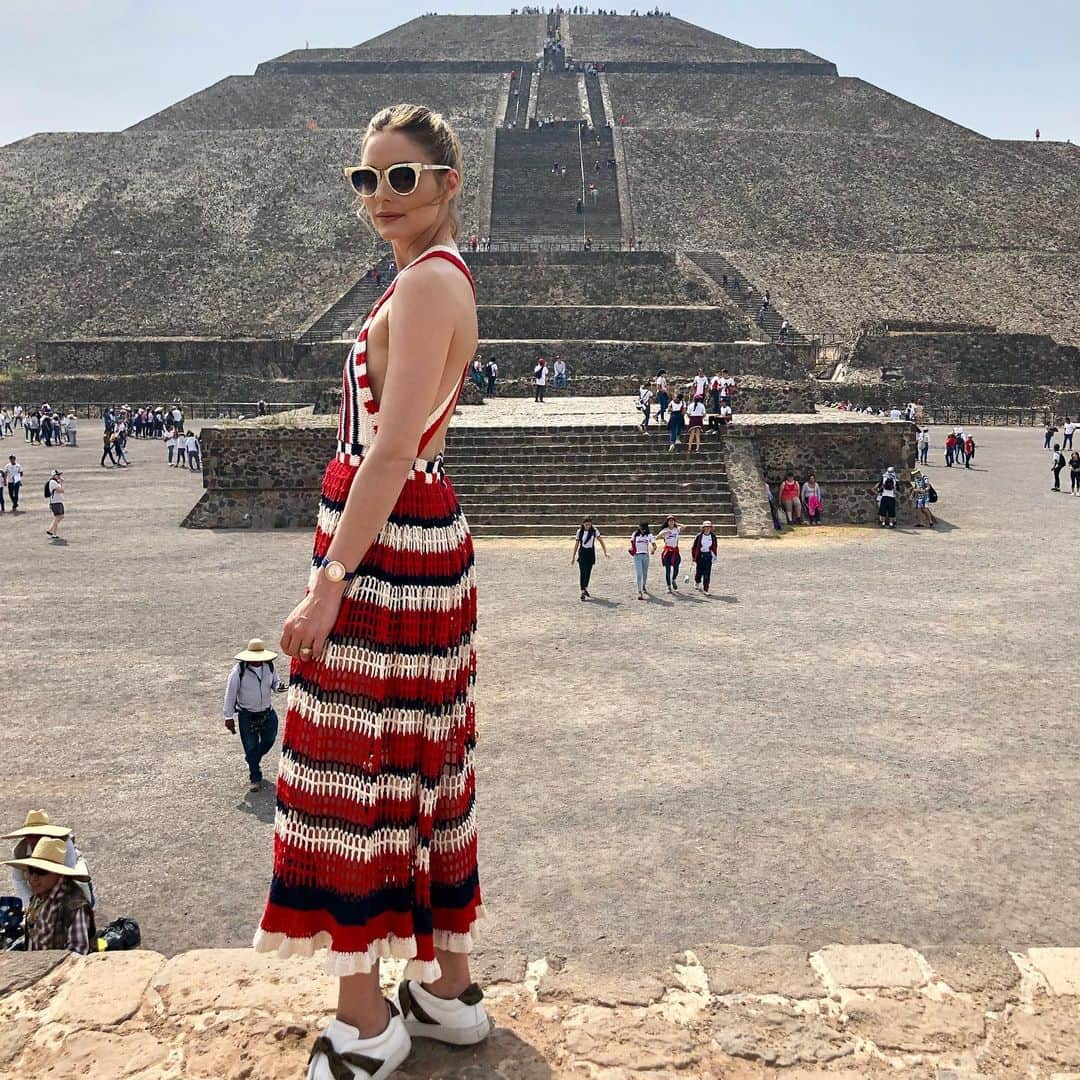 オリヴィア・パレルモさんのインスタグラム写真 - (オリヴィア・パレルモInstagram)「Out and about exploring Mexico City 👟👀」5月30日 5時24分 - oliviapalermo