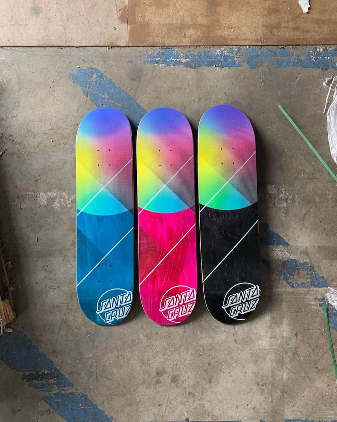 The Berricsさんのインスタグラム写真 - (The BerricsInstagram)「It's not too late to enter to win one of @santacruzskateboards' new #vxdecks! Just repost the last photo in the carousel above of the 3 decks and make sure to add "The best skateboard you will ever ride. I want the (add the deck size you want) #vxdeck. @santacruzskateboards @berrics” We will be picking one winner per size on June 4th and shipping the boards directly to you! Look at that flex 😲. 📷:@priceyhot」5月30日 6時06分 - berrics