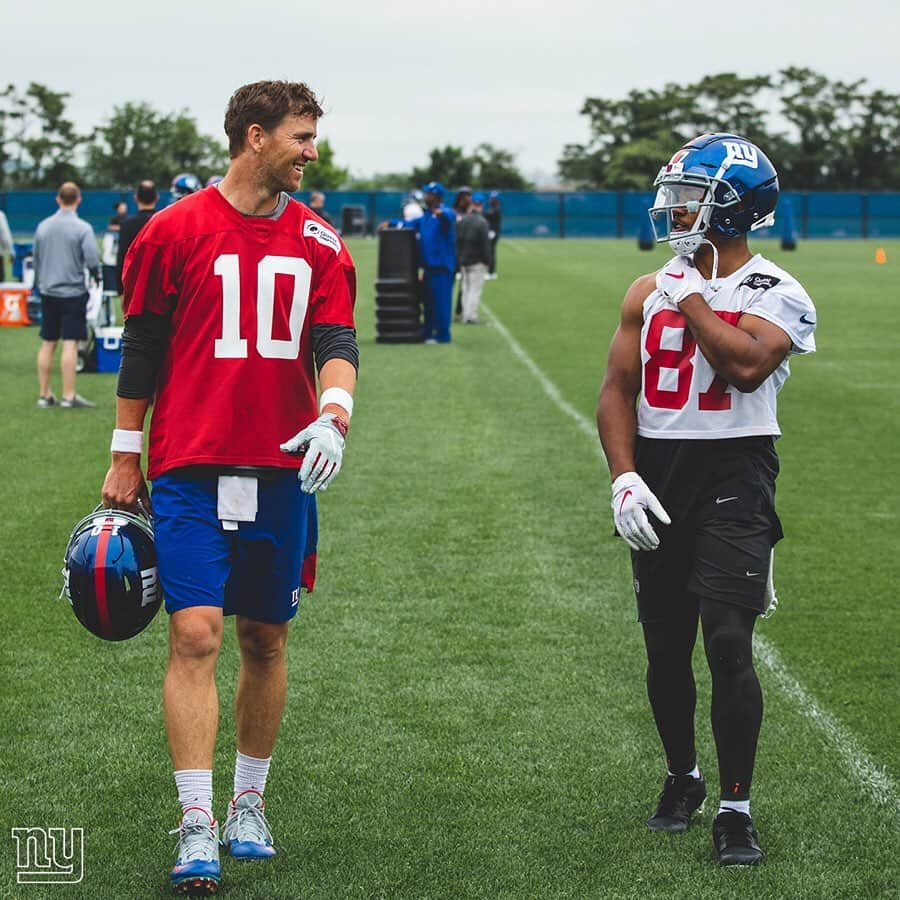 New York Giantsさんのインスタグラム写真 - (New York GiantsInstagram)「All smiles from these guys. 😁🤙」5月30日 6時11分 - nygiants