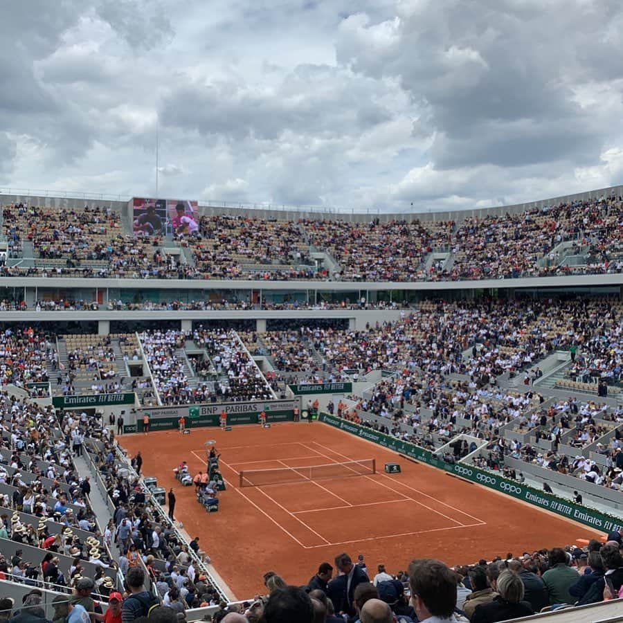 杉山愛さんのインスタグラム写真 - (杉山愛Instagram)「🎾全仏オープンテニス2019🎾  2回戦のツォンガ戦も完璧な勝利‼️ 本当にいいテニスを観せてくれました👍 この先もひとつずつ☝️圭らしく戦ってほしいです✨  #3回戦進出  @mon_amie79 #monamie #racea」5月30日 6時24分 - aisugiyamaofficial