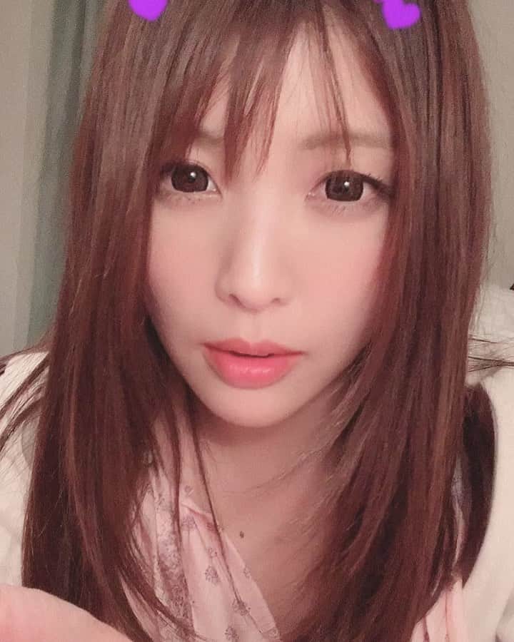 新村あかりのインスタグラム：「アイラブユー I love you」