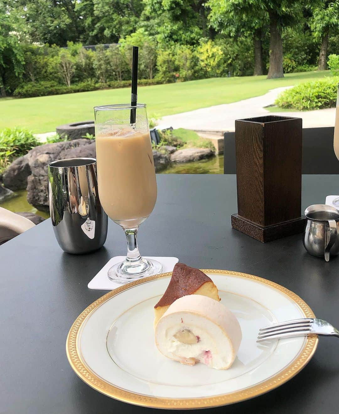 藤原菜摘さんのインスタグラム写真 - (藤原菜摘Instagram)「久しぶりにまゆかとlunch🧡 . いつのまにかさらっとお会計してくれてて、 お誕生日祝いに！ってご馳走になっちゃった🥺🥂 . 年下やのにしっかりしてて賢いから話してても楽しいし どっちがお姉さんなのかわかりません😹 だからこそ仲いいのかも。笑 . #thegardenoriental #tgoo #京橋ランチ #数少ない年下の友達 #多分私妹キャラなんやわ #最近自覚してきた」5月29日 21時59分 - natsumi_fujiwara