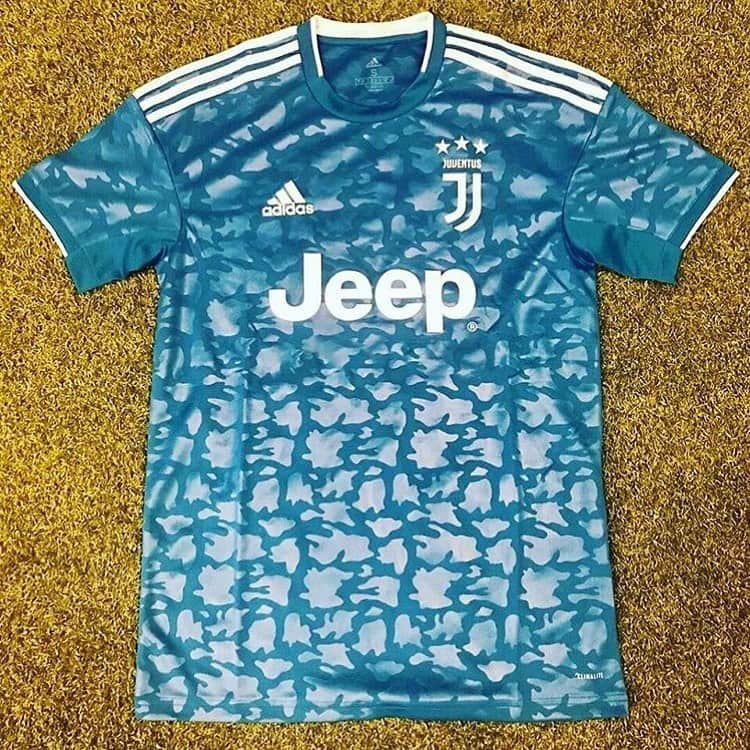 ポール・ポグバさんのインスタグラム写真 - (ポール・ポグバInstagram)「3rd Kit of next season 😶 #Juve  Yes 👍 or No 👎?」5月29日 21時52分 - juvefanpage