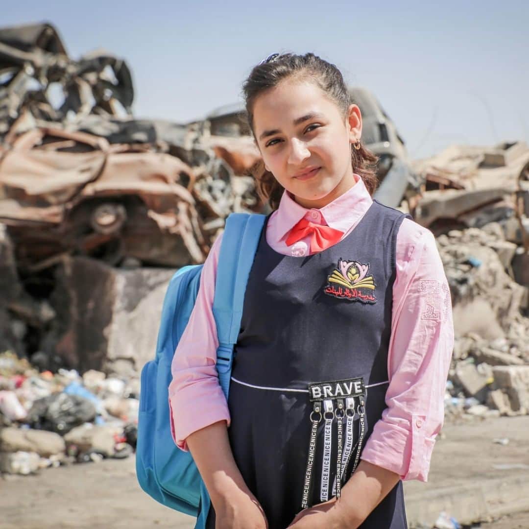 unicefさんのインスタグラム写真 - (unicefInstagram)「Farah, 13, loves maths and wants to become an engineer when she grows up. “There is no life without school,” she says. Farah attends a UNICEF-supported school in #Iraq. During the war, she had to drop out of school but she’s back in the classroom chasing her dreams. We’re on the frontlines in conflict zones getting children back to learning and protecting education from attack. #ChildrenUnderAttack #SafeSchoolsDeclaration © UNICEF/UN0248974/Anmar」5月29日 21時55分 - unicef