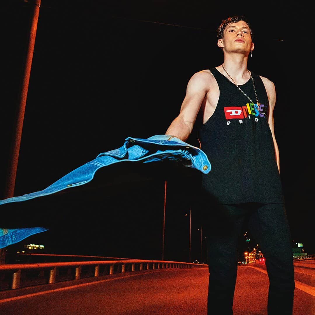 ディーゼルのインスタグラム：「He wears his emotions on his sleeves. And poker on his face. #pride #DieselHi5h #Summer19 . . Tank top “BMOWT-LOCOARM” . . @j.felipe.v」