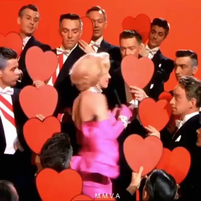 Nature|Folk|Portrait|Videoのインスタグラム：「━━━━━━━━━━━━━━━━━━━ Diamonds are a girl's best friend  #marilynmonroe  Congratulations!  Selection by @gulperi_karademir ━━━━━━━━━━━━━━━━━━━ Team #ig_mood @unsalsicilli @humanistanbul @gizemparlak_ @emili35 @hakancgrn @gulumsedunya @semihcevval @gulperi_karademir @celilbezeng ━━━━━━━━━━━━━━━━━━━ Community @moodcommunity General Tag #moodcommunity ━━━━━━━━━━━━━━━━━━━ #ig_pics_marilynmonroe」