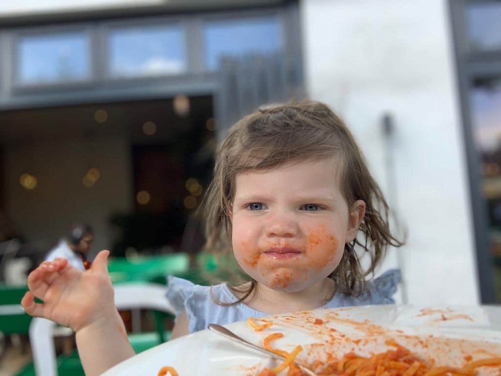 アレクサンドラ・フェルステッドさんのインスタグラム写真 - (アレクサンドラ・フェルステッドInstagram)「She wears pasta just like her mother !」5月29日 22時33分 - binkyfelstead