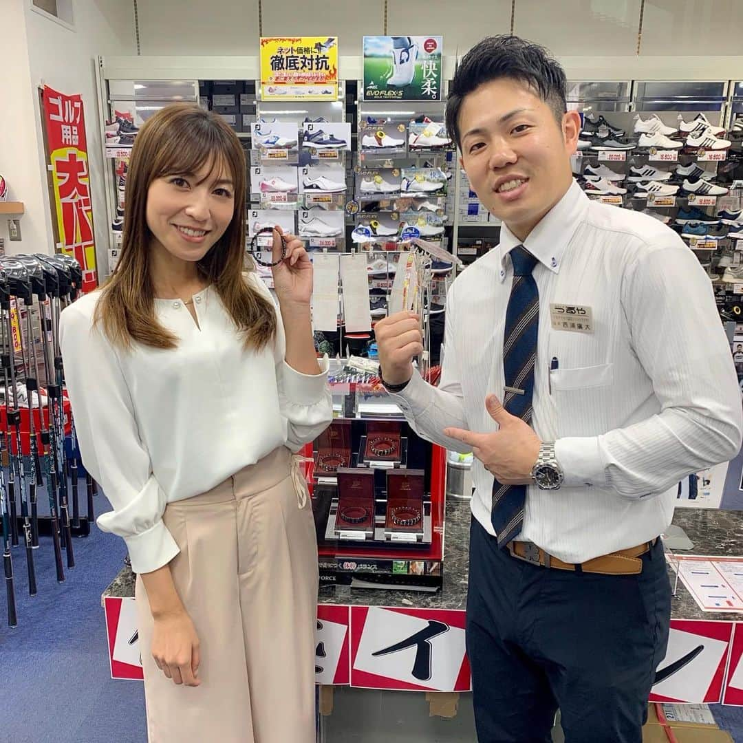 高沢奈苗さんのインスタグラム写真 - (高沢奈苗Instagram)「. 体幹がブレにくくなるという #コアフォース . 先日つるや神田駅前店で、コアフォースをつけて体感チェック&試打して来ました！🏌️‍♀️ . コアフォースを付けると、片足で直立姿勢して押されても倒れないんです！ . スイングも軸がブレないので安定し、飛距離もアップするという結果に💡 . 改めて凄さを実感！ . . 今日はこのお陰もあり、🔴40.42.82で回れました⛳️😃 . スコアが良いとゴルフがより楽しくなる💛 . つるや神田駅前店でお試しもできるので、気になる方は試してみてね🤗 . . . #ゴルフ #ゴルフ女子 #つるやゴルフ #つるや神田駅前店 #体幹 #ゴルフ #coreforce #pr #golf」5月29日 22時38分 - nanaetakasawa