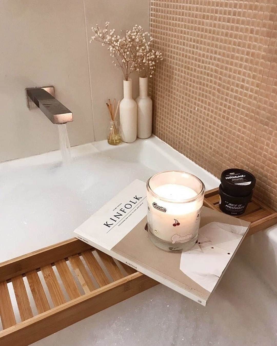 Marvis®️ Official Partnerさんのインスタグラム写真 - (Marvis®️ Official PartnerInstagram)「Midweek mindfulness with all the bubbles please! @byrdiebeauty @yzellebeauty ⠀⠀⠀⠀⠀⠀⠀⠀⠀⠀⠀⠀⠀⠀⠀ .⠀⠀⠀⠀⠀⠀⠀⠀⠀⠀⠀⠀ .⠀⠀⠀⠀⠀⠀⠀⠀⠀⠀⠀⠀⠀⠀⠀⠀⠀⠀ .⠀⠀⠀⠀⠀⠀⠀⠀⠀⠀⠀⠀⠀⠀⠀⠀⠀⠀ .⠀⠀⠀⠀⠀⠀⠀⠀⠀⠀⠀⠀⠀⠀⠀⠀⠀⠀ .⠀⠀⠀⠀⠀⠀⠀⠀⠀⠀⠀⠀⠀⠀⠀⠀⠀⠀ #luxurylife #littleluxuries #cobigelow #marvis #marvistoothpaste #morningswithmarvis #showusyourflavor #healthyteeth #pearlywhites #topshelf #topshelfie #itgtopshelfie #beautyjunkie #flavor #beautyrituals #healthandwellness #morningroutine」5月29日 22時45分 - marvis_usa