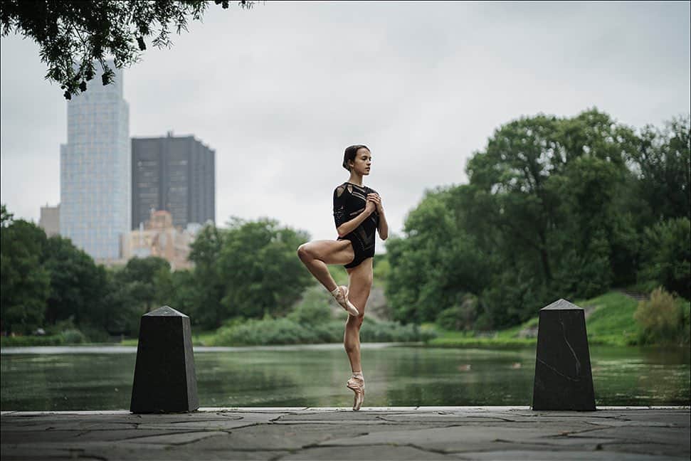 ballerina projectさんのインスタグラム写真 - (ballerina projectInstagram)「Remy Young in Central Park. #ballerina - @remyyounggg #centralpark #harlemmeer #harlem #newyorkcity #ballerinaproject #ballerinaproject_ #ballet #dance #remyyoung  With the upcoming conclusion of the Ballerina Project limited edition prints will be only available for purchase until the beginning of July 2019. Link is in our Instagram profile to purchase one today.  The Ballerina Project book is now available for pre-order. Go to @ballerinaprojectbook for pre-order link and info. #ballerinaprojectbook」5月29日 22時47分 - ballerinaproject_
