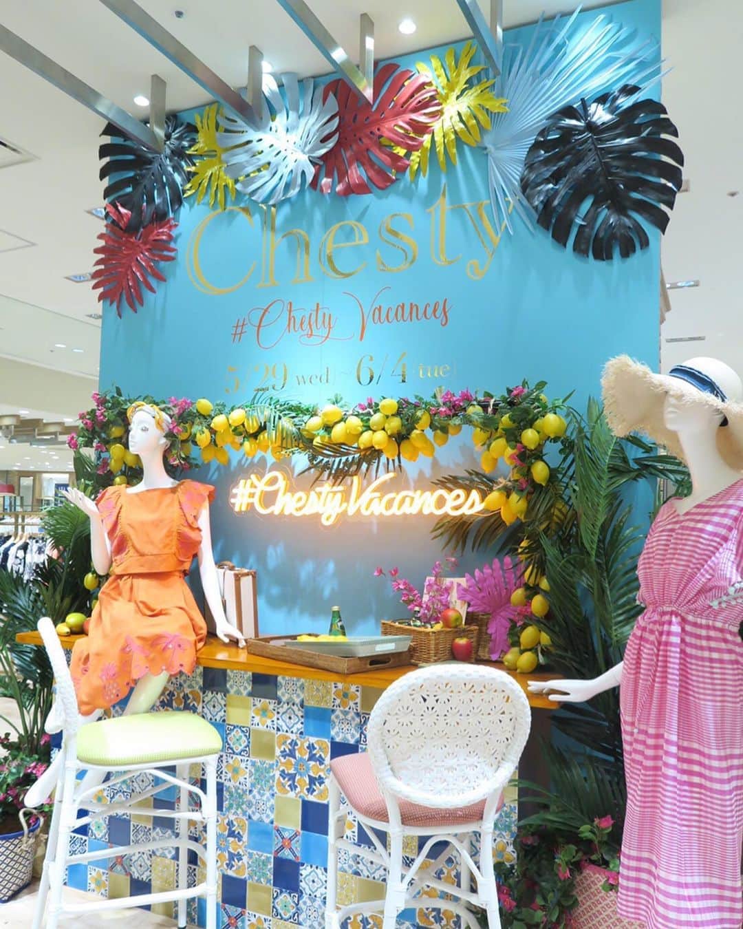 湯浅喬子のインスタグラム：「本日〜  @chesty_official LUCUA1000 4Fにてpop up開催💐 、 初日、店頭に立たせて頂き 皆様とお話しできる機会となり、 とっても楽しかったです💗💗 ありがとうございました🙇‍♀️✨ 、 大阪による際は是非、 店頭に遊びに来てください✨ #chestyvacances  #chesty#love」