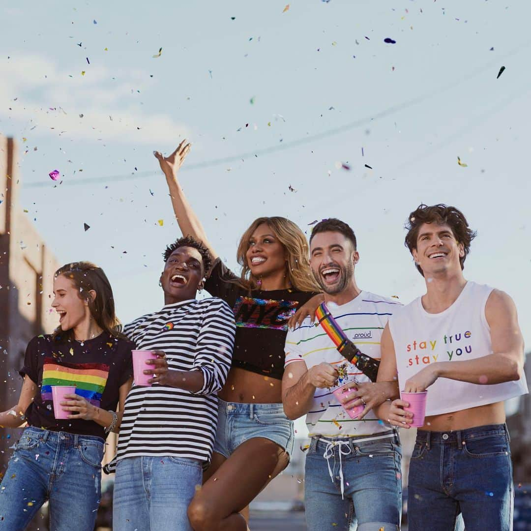 H&Mさんのインスタグラム写真 - (H&MInstagram)「What does Pride mean to you? 🏳️‍🌈 Our new collection celebrates you and love! #HM #WorldPride2019  @nowthisisliving @rickeythompson @lavernecox @yummertime」5月29日 23時20分 - hm