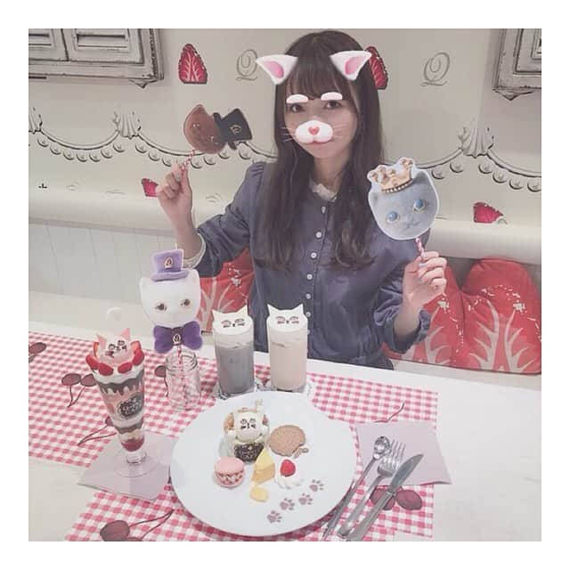 江嶋綾恵梨さんのインスタグラム写真 - (江嶋綾恵梨Instagram)「Q-pot.さんの展示会へ🐱🍰﻿﻿ ﻿﻿ ずっと行ってみたかったカフェだったし﻿﻿ 新作のアクセ達も可愛かった😢💭﻿﻿ 世界観が本当に可愛いすぎて、にんまり☺︎🐾﻿﻿ ﻿﻿ 幸せなひとときでした💓﻿﻿ (私もSNOWで猫になってみた。笑)﻿ ﻿﻿ #qpot #qpotcafe #表参道 #表参道カフェ #snow」5月29日 23時31分 - aeringoooo