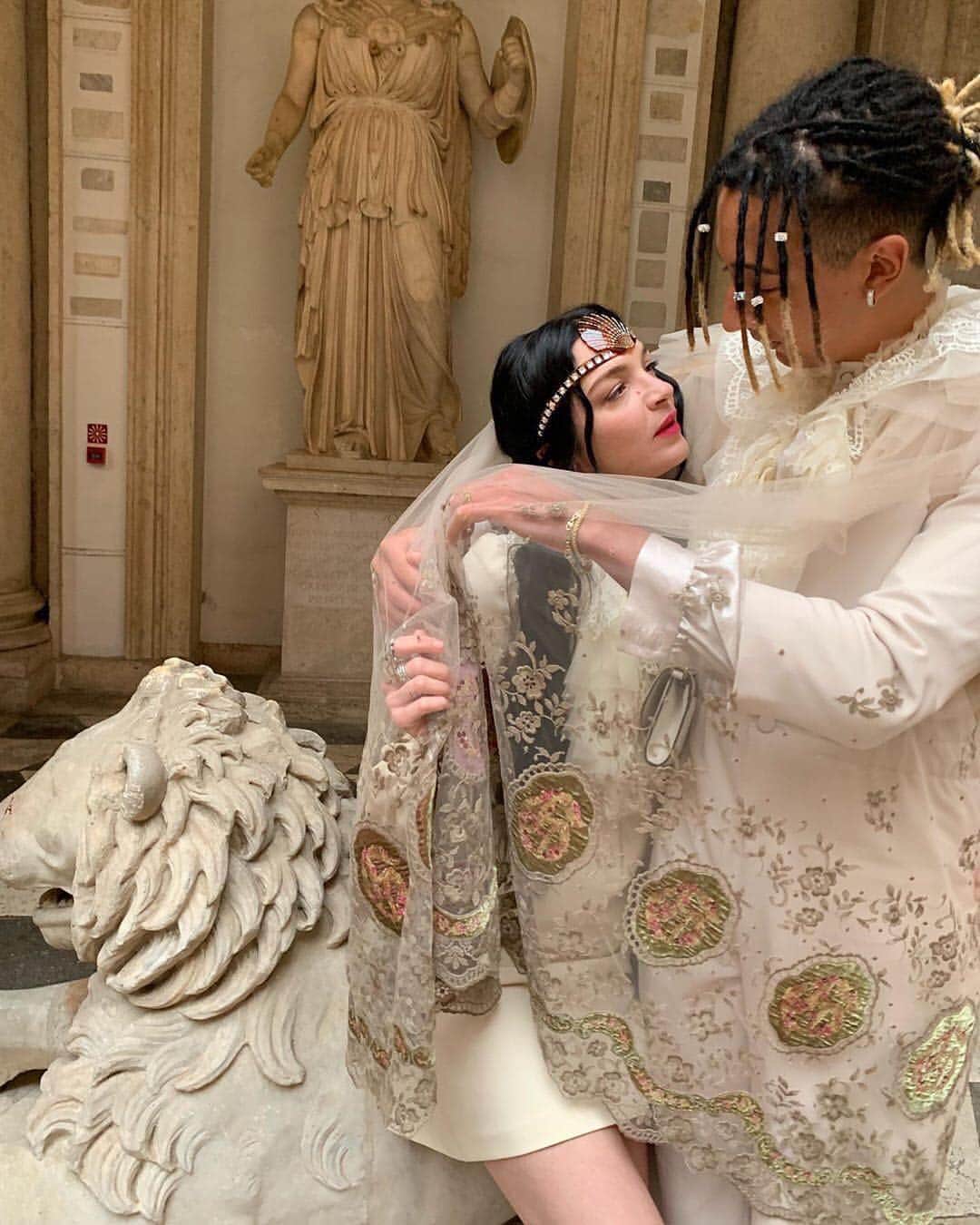 Vogue Runwayさんのインスタグラム写真 - (Vogue RunwayInstagram)「Italian-Tunisian rapper @Ghali and supermodel Mariacarla Boscono (@iosonomariacarlaboscono) are a match made in heaven. The amorous couple attended @Gucci's Cruise 2020 presentation, drifting onto the scene dressed in ethereal all-white. The pair were twinning from head to toe, both sported a version of Gucci's famed loafers. And if that's not love, we don't know what is. Tap the link in our bio for more details. #regram @iosonomariacarlaboscono」5月29日 23時42分 - voguerunway