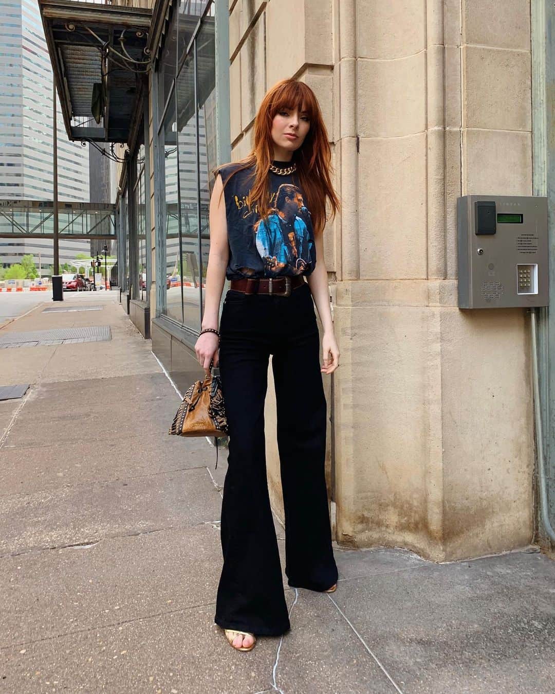 ジェーン・アルドリッジのインスタグラム：「I can’t believe Old Town Road has been out for weeks now and I haven’t even showed you guys my favorite Billy Ray Cyrus t shirt! 🤠🤠🤠」