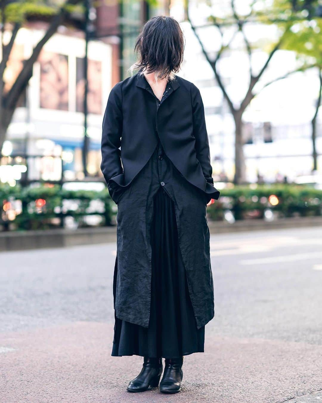 Harajuku Japanさんのインスタグラム写真 - (Harajuku JapanInstagram)「20-year-old Japanese college student A (@avil_sibainu) on the street in Harajuku wearing a monochrome minimalist style with a shirt jacket by Marc Le Bihan over a long dress shirt, a vintage maxi skirt, and ankle boots.」5月29日 23時59分 - tokyofashion