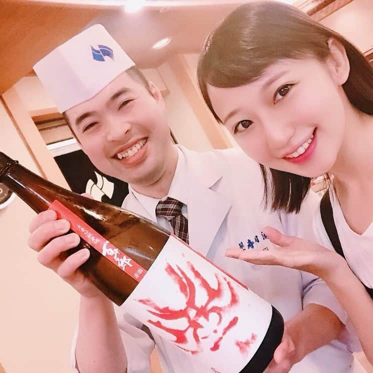 住吉史衣さんのインスタグラム写真 - (住吉史衣Instagram)「. . のせてなかった大好物🤤🤤🍣 新宿「築地 寿司清」 ３回目？くらいなのにお店の方がみなさん憶えててくださって、美味しいお酒教えていただいたり一緒に写真まで撮ってくださいました☺️🙏✨ 何よりいつ行っても安定して最高な美味しいネタを食べさせていただけるのが嬉しい🥰🥰 それじゃこの日食べたものをご紹介します💁‍♀️💕 ・お通しの生しらす ・貝の中で一二を争う赤貝 ・ヒラメの薄造り ・ウニ ・タコの吸盤 ・白海老の唐揚げ ・とろ巻き ・わさび巻き ・大トロ&中トロ などなど 日本酒は『百十郎 赤面 大辛口純米酒』 キレがあるとはこのことか！と思ったお酒。その中に旨味と深みがあってお寿司とも相性抜群でした🍶💕 お刺身一品握りどれもすごく美味しかったです😂❣️ たまの贅沢。幸せ✨✨ . 慣れないアプリを使ってみたら顔変わりました🤫 . . #新宿 #築地寿司清 #鮨 #寿司  #岐阜県 #百十郎 #赤面 #純米酒  #ふーみん食べ歩き #食べ歩き #女子飲み #晩酌  #家族ご飯 #日本酒 #日本酒女子 #日本酒好き  #日本酒好きな人と繋がりたい #グルメ女子  #うに #貝 #お刺身 #おつまみ #中トロ などなど♡ #蔵元 #酒蔵 #酒造 #清酒 #일본술 #japanesesake #sushi .」5月30日 0時00分 - fumie_0426