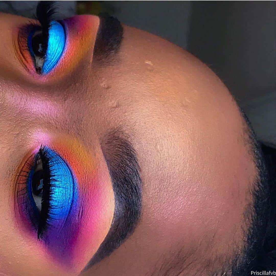 Makeup Addiction Cosmeticsさんのインスタグラム写真 - (Makeup Addiction CosmeticsInstagram)「So much talent in one picture @priscillafvb’s blending skills are! 🔥🔥 She used her Holy glow vol 2. Would you try this? #makeupaddictioncosmetics  #makeupaddiction #cutcrease #lashes #eyemakeup #blendingonfleek #wakeupandmakeup #facebeat #girlsociety #fakeuproom」5月30日 0時16分 - makeupaddictioncosmetics