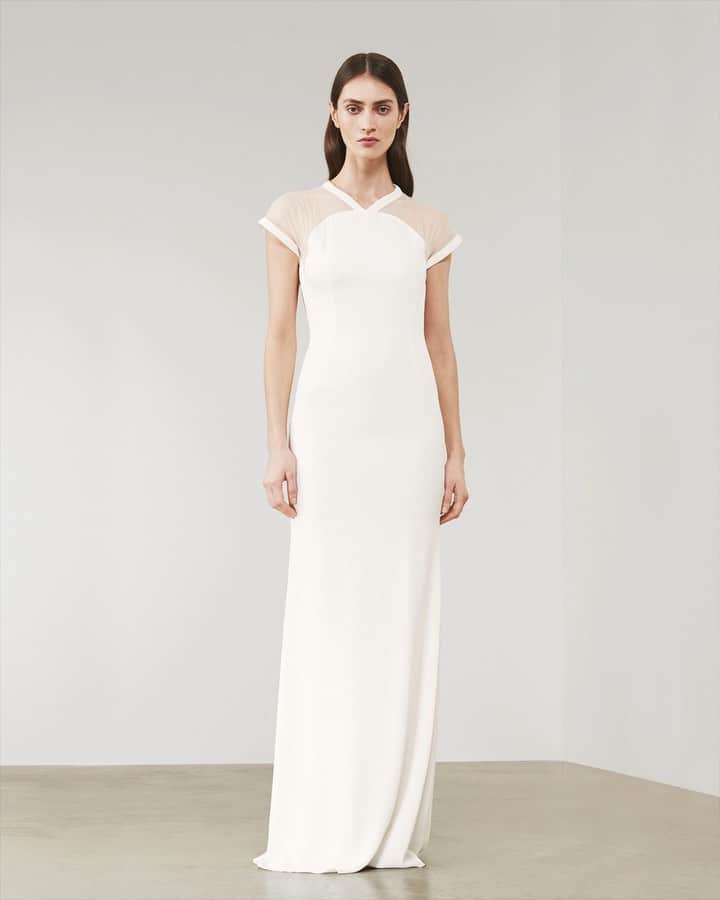 のインスタグラム：「Fluid dresses and tuxes are the cool alternative to bridal style from my #VBPreAW19 collection. x VB」