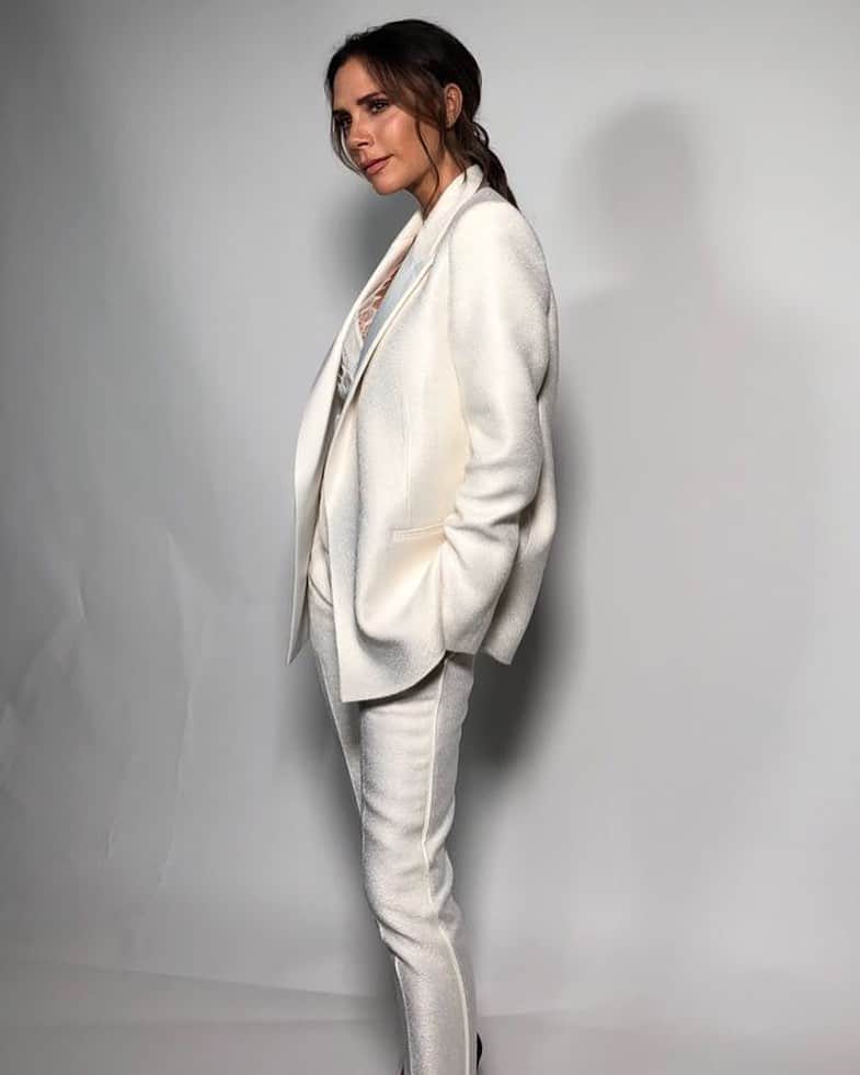 のインスタグラム：「My favourite white tux with satin lapels from #VBPreAW19 has dropped online and in store! x VB」
