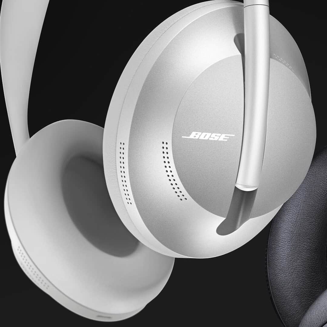 BOSEさんのインスタグラム写真 - (BOSEInstagram)「The future is here. Introducing the #new Bose Noise Cancelling Headphones 700, featuring 11 levels of our world-renowned noise cancellation, your choice of voice assistant, and an unrivaled voice microphone system that makes your voice sound crystal clear even in noisy environments. .  Click the link in bio to to pre-order the newest #BoseHeadphones. 🎧 (U.S. and Canada only, other countries coming soon.)」5月30日 0時43分 - bose