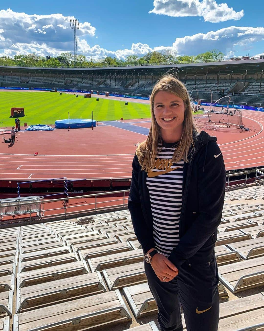 ダフネ・シパーズさんのインスタグラム写真 - (ダフネ・シパーズInstagram)「Just finished my pre-meet for my first Stockholm Diamond League race tomorrow 💎 Sunny, windy and a cozy stadium from 1912 🇸🇪 Let’s see what tomorrow will bring! 🙂」5月30日 0時51分 - dafne_schippers