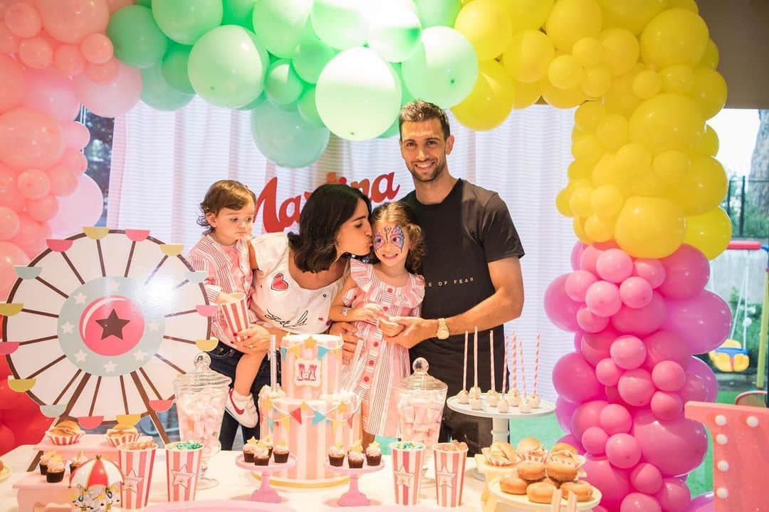 ハビエル・パストーレのインスタグラム：「27/05/2015  Feliz cumpleaños mi princesa!!!! Te amamos Martina 😍」